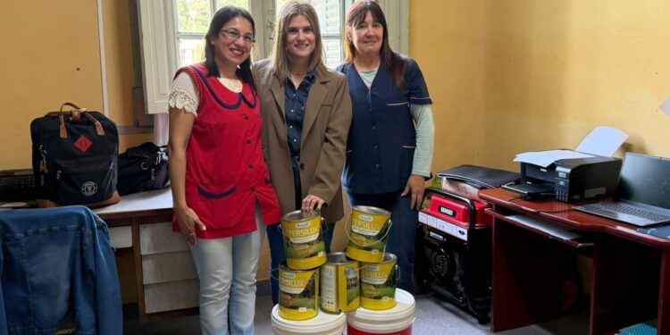 Mancini recorrió Villa Guillermina y acompañó el trabajo de sus instituciones.