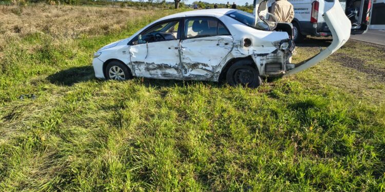 LAS GARZAS: CHOQUE ENTRE DOS AUTOS EN PARAJE EL TAPIALITO DEJÓ UN CONDUCTOR LESIONADO.
