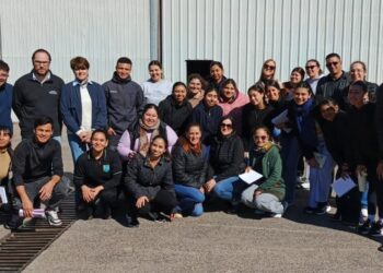 Estudiantes de Villa Ocampo recorrieron empresas del Parque Industrial de Reconquista.