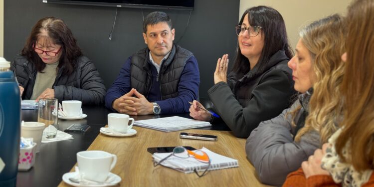 VILLA OCAMPO: SE COORDINAN ACCIONES DE CARA A LA SEMANA DEL ESTUDIANTE.