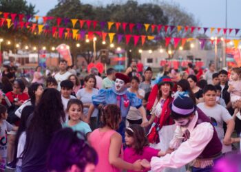 “Yo vi tu corazón” llega a Villa Ocampo con una propuesta para encontrarnos en la plaza.