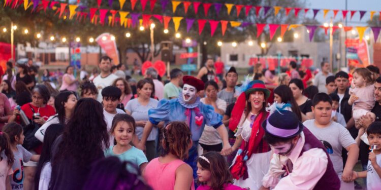 “Yo vi tu corazón” llega a Villa Ocampo con una propuesta para encontrarnos en la plaza.