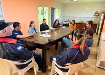 Mancini se reunió con Bomberos Voluntarios de Florencia y Las Toscas.