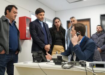 La Unidad Penitenciaria de Recreo incorpora monitoreo con inteligencia artificial, reconocimiento facial e identificación de voz para controlar llamadas.