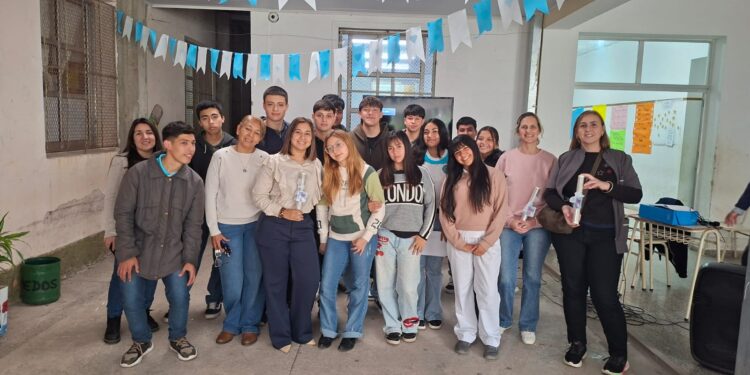 La Municipalidad de Villa Ocampo mpulsa el proyecto “Conciencia Joven” en escuelas secundarias.
