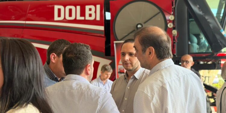 EL INTENDENTE CRISTIAN MAREGA ACOMPAÑÓ AL MINISTRO GUSTAVO PUCCINI EN UNA VISITA A DOLBI EN AVELLANEDA.