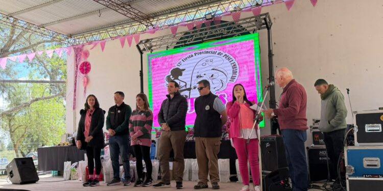 VILLA OCAMPO: EL INTENDENTE CRISTIAN MAREGA ACOMPAÑÓ LA 12.ª FIESTA PROVINCIAL DE PESCA EMBARCADA PARA MUJERES.