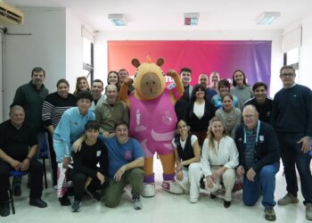 Provincia completó la entrega de becas a los 64 deportistas santafesinos que competirán en los Juegos Suramericanos.