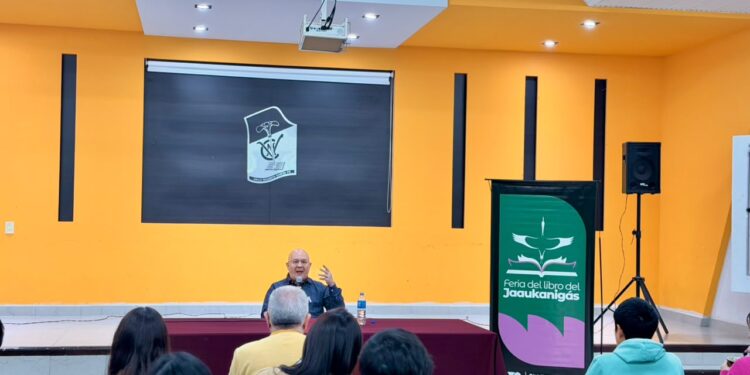 VILLA OCAMPO: LA 7.ª FERIA DEL LIBRO DEL JAAUKANIGÁS CONTINÚA GENERANDO ESPACIOS DE ENCUENTRO Y APRENDIZAJE .