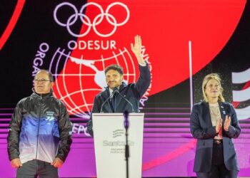 Orgullo ocampense: Rolando Gómez acompañó al gobernador Pullaro en la inauguración de los Juegos Suramericanos Santa Fe 2026.