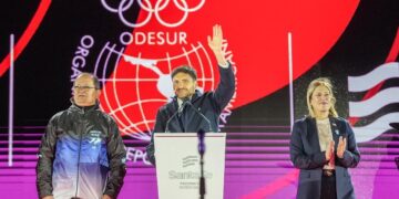 Orgullo ocampense: Rolando Gómez acompañó al gobernador Pullaro en la inauguración de los Juegos Suramericanos Santa Fe 2026.