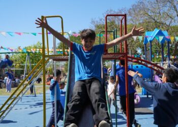 Villa Ocampo: Se reinauguró la Plaza Raúl Alfonsín en el barrio FOPROVI.