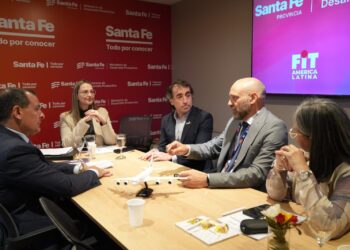Santa Fe amplía su red internacional: suma Recife, extiende Maceió, conecta con Madrid y lleva a 26 los vuelos a Florianópolis.