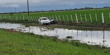 LOS LAURELES: UNA MUJER PERDIÓ EL CONTROL DE SU AUTOMÓVIL Y DESPISTÓ EN LA RUTA PROVINCIAL 1.
