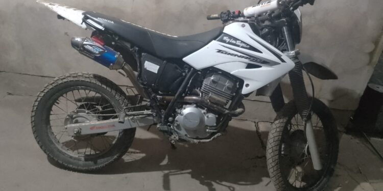 FLORENCIA: SECUESTRARON UNA MOTOCICLETA POR RUIDOS MOLESTOS Y CIRCULAR A GRAN VELOCIDAD.