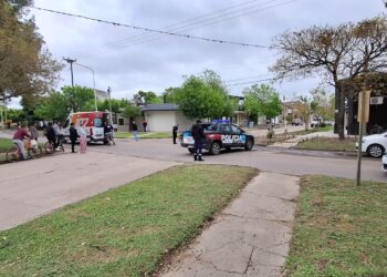 VILLA OCAMPO: UNA MOTOCICLISTA FUE TRASLADADA AL HOSPITAL TRAS UN ACCIDENTE DE TRÁNSITO.