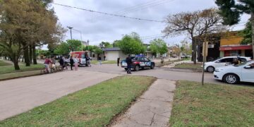VILLA OCAMPO: UNA MOTOCICLISTA FUE TRASLADADA AL HOSPITAL TRAS UN ACCIDENTE DE TRÁNSITO.