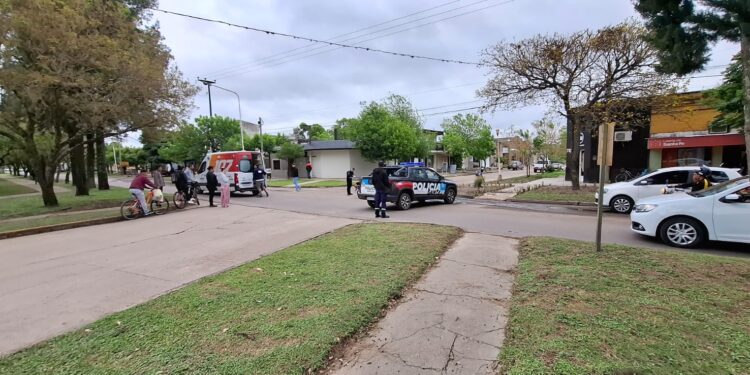 VILLA OCAMPO: UNA MOTOCICLISTA FUE TRASLADADA AL HOSPITAL TRAS UN ACCIDENTE DE TRÁNSITO.