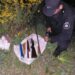 LAS GARZAS: LA POLICÍA HALLÓ UNA ESCOPETA, UN CUCHILLO Y UNA LINTERNA OCULTOS ENTRE MATORRALES.