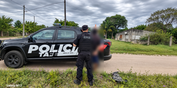 VILLA OCAMPO: UN HOMBRE FUE APREHENDIDO TRAS INTENTAR ESCAPAR DE LA POLICÍA Y DESCARTAR DOS ENVOLTORIOS CON UNA SUSTANCIA SOSPECHOSA.