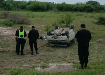 TACUARENDÍ: UNA MUJER RESULTÓ ILESA TRAS DESPISTAR CON SU AUTOMÓVIL EN LA RUTA NACIONAL 11.
