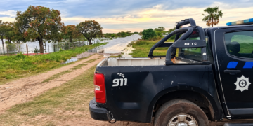 SAN ANTONIO DE OBLIGADO: EL AVANCE DEL AGUA SE ENCUENTRA A SOLO 30 METROS DEL EJIDO URBANO.
