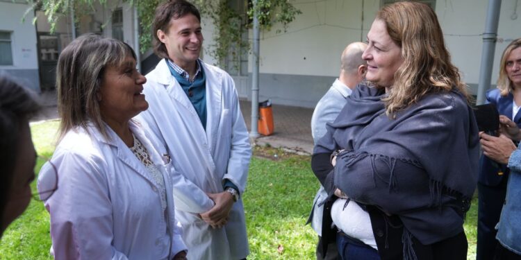 Salud pública santafesina: en 5 días se realizaron 187 cirugías de vesícula y amígdalas en los hospitales de alta complejidad.