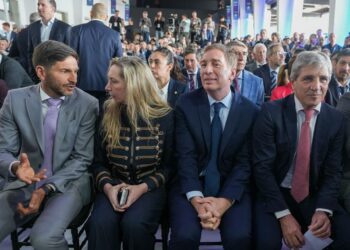 Caputo en Rosario: “Que Argentina también sea invencible”.