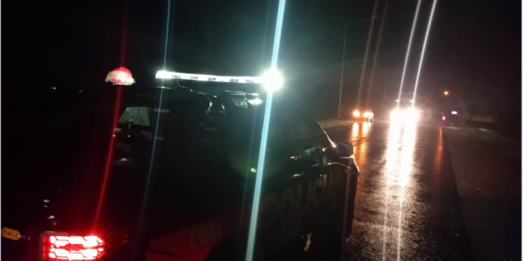 LAS TOSCAS: UN AUTOMÓVIL DESPISTÓ EN LA RUTA NACIONAL 11 Y TERMINÓ EN UNA CUNETA.