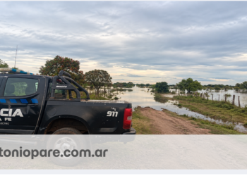 SAN ANTONIO DE OBLIGADO: EL AVANCE DEL AGUA SE ENCUENTRA A SOLO 20 METROS DEL EJIDO URBANO.