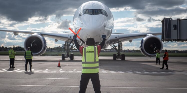 Con el vuelo Rosario-Madrid la provincia recuperó la conexión aérea directa con Europa: “Hoy llegamos al mundo de manera ágil, rápida y económica”, afirmó Pullaro