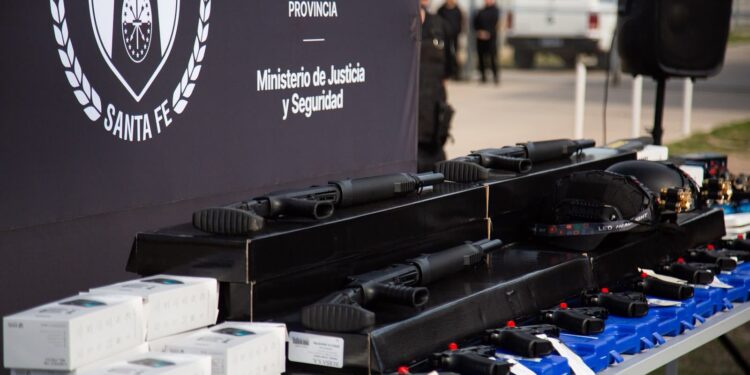El Gobierno Provincial entregó nuevo equipamiento al Servicio Penitenciario.