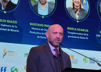 Santa Fe lidera el debate sobre el futuro del suelo con el foro “Agricultura Regenerativa en Acción” en Rosario.