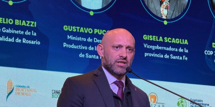 Santa Fe lidera el debate sobre el futuro del suelo con el foro “Agricultura Regenerativa en Acción” en Rosario.