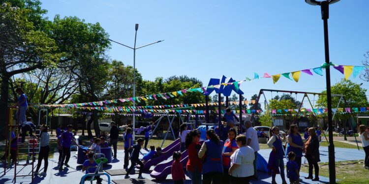 VILLA OCAMPO: EL BARRIO FO.PRO.VI CELEBRA LA REINAUGURACIÓN DE LA PLAZA RAÚL ALFONSÍN.