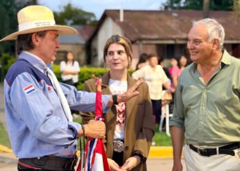 Mancini acompañó la puesta en valor del Paseo del Chamamé en Villa Guillermina.