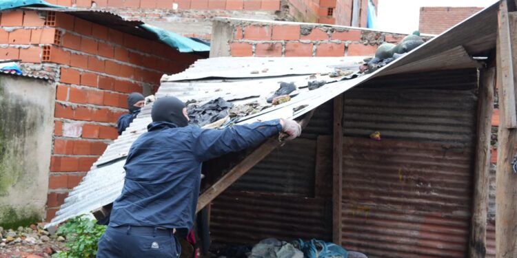 Ley de Microtráfico: Provincia tumbó en Rosario dos búnkers de venta de drogas vinculados al Clan Riquelme.