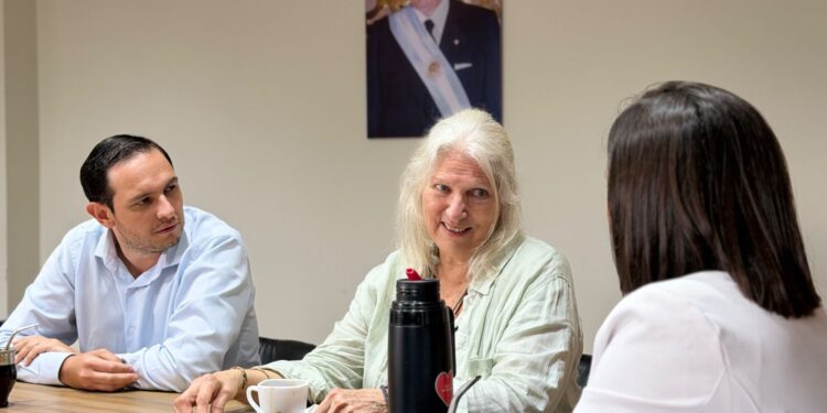 EL INTENDENTE CRISTIAN MAREGA RECIBIÓ A MARÍA ADELA LEDESMA F. OCAMPO, BISNIETA DEL FUNDADOR DE NUESTRA CIUDAD.