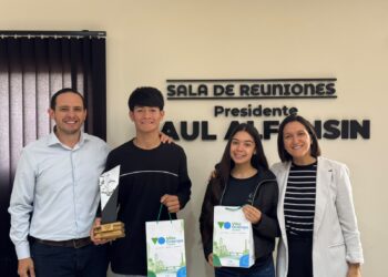 EL INTENDENTE CRISTIAN MAREGA RECIBIÓ A LOS SUBCAMPEONES NACIONALES DE DANZA TRADICIONAL JUVENIL.