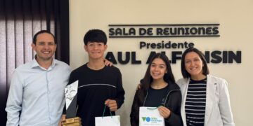 EL INTENDENTE CRISTIAN MAREGA RECIBIÓ A LOS SUBCAMPEONES NACIONALES DE DANZA TRADICIONAL JUVENIL.