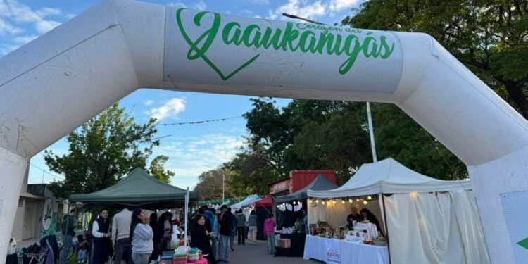 MÁS DE 80 EMPRENDEDORES PARTICIPARON DE LA FERIA OCAMPENSE POR EL DÍA DE LA MADRE.