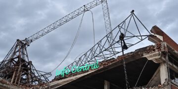 SALTA: UN OPERARIO MURIÓ Y OTRO RESULTÓ GRAVEMENTE HERIDO AL DESPLOMARSE UNA ANTENA DE INTERNET.